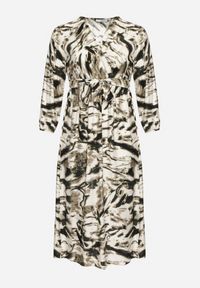 Born2be - Zielona Rozkloszowana Sukienka Kopertowa z Wiskozą w Abstrakcyjny Wzór Dleffia. Okazja: na co dzień. Typ kołnierza: dekolt w serek. Kolekcja: plus size. Kolor: zielony. Materiał: wiskoza. Typ sukienki: kopertowe. Styl: elegancki, casual
