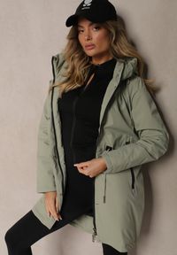Renee - Jasnozielona Kurtka w Stylu Parki na Napy ze Ściągaczami w Pasie Ardodia. Okazja: na co dzień. Typ kołnierza: kaptur. Kolor: zielony. Materiał: jeans. Styl: casual, elegancki