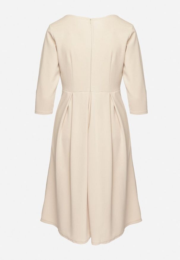 Born2be - Beżowa Rozkloszowana Sukienka z Rękawem 3/4 Nomiel. Okazja: na spotkanie biznesowe. Typ kołnierza: dekolt w kształcie V. Kolor: beżowy. Typ sukienki: rozkloszowane. Styl: biznesowy, klasyczny, elegancki