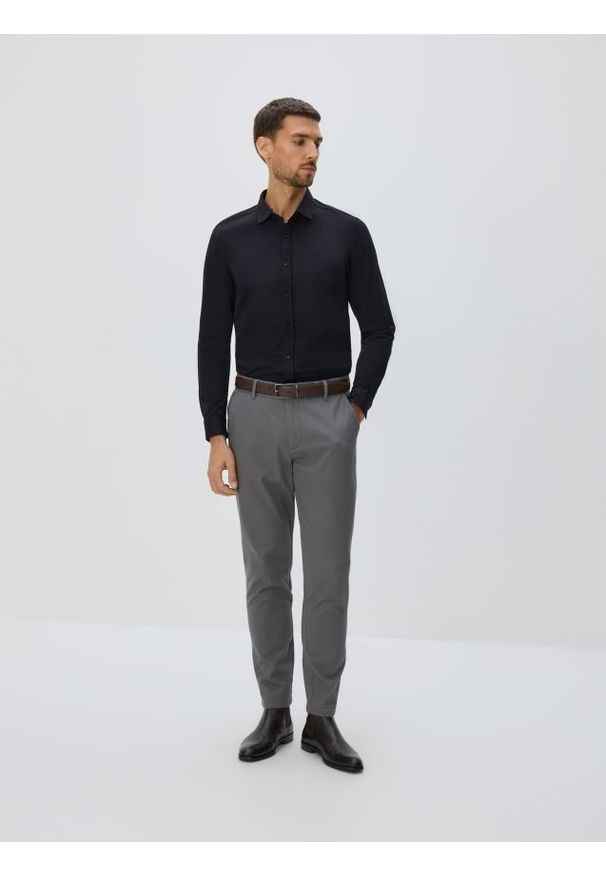 Reserved - Bawełniane spodnie slim fit - ciemnoszary. Kolor: szary. Materiał: bawełna