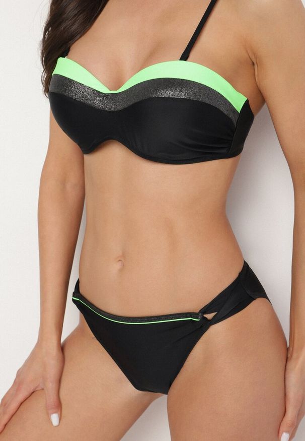Born2be - Zielono-Czarne Bikini Figi i Usztywniany Biustonosz Ozdobiony Metaliczną Nicią Artellia. Kolor: zielony. Wzór: aplikacja