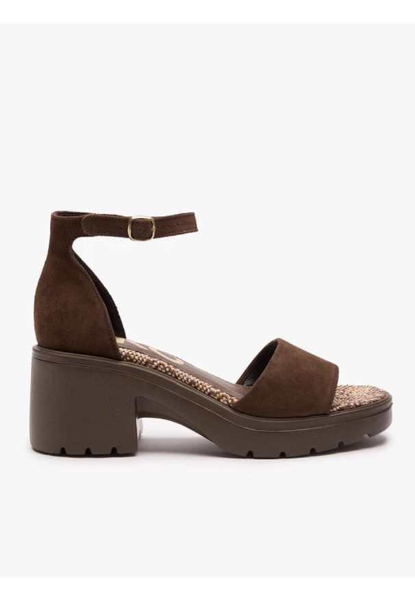 Ryłko - Ciemnobrązowe sandały na traperowym spodzie. Okazja: na co dzień. Zapięcie: sprzączka. Kolor: brązowy. Materiał: skóra, welur. Obcas: na obcasie. Styl: casual, street. Wysokość obcasa: średni