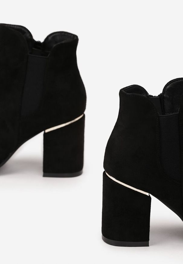 Born2be - Czarne Botki Gordts. Wysokość cholewki: za kostkę. Zapięcie: zamek. Kolor: czarny. Materiał: materiał, jeans. Szerokość cholewki: normalna. Wzór: aplikacja. Obcas: na słupku