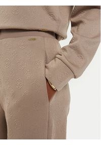 Guess Spodnie palazzo Peony V4BB02 KCHR2 Beżowy Relaxed Fit. Kolor: beżowy. Materiał: syntetyk #3