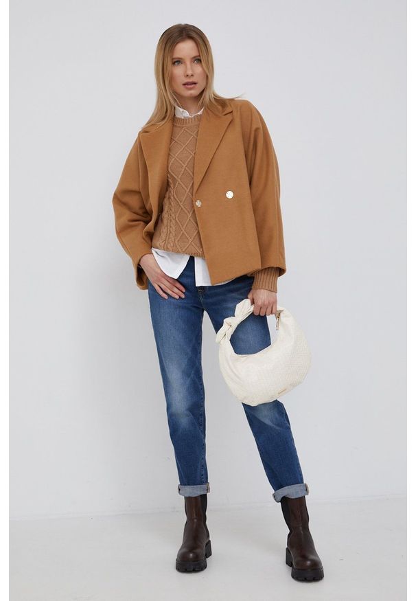 Sisley Kurtka kolor brązowy przejściowa oversize. Kolor: brązowy. Styl: klasyczny