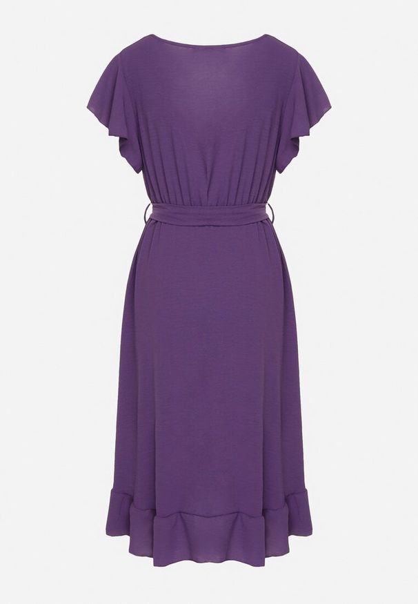 Born2be - Fioletowa Kopertowa Sukienka z Asymetrycznym Dołem Ozdobiona Falbanką z Paskiem w Talii Snidia. Okazja: na spacer, na co dzień. Kolor: fioletowy. Wzór: aplikacja. Sezon: lato. Typ sukienki: kopertowe, asymetryczne. Styl: elegancki, casual, klasyczny