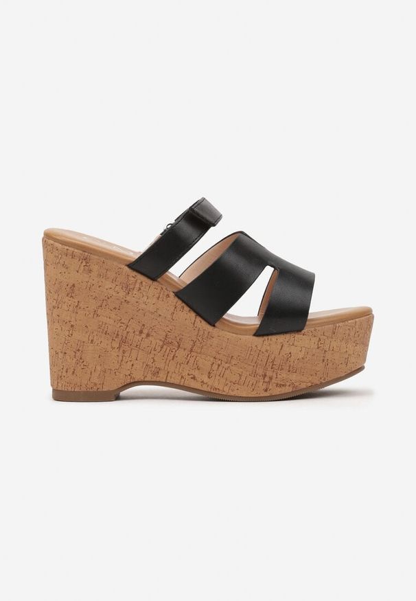 Renee - Czarne Klapki w Stylu Drewniaków na Koturnie i Platformie z Rzepem Fenaniela. Okazja: na co dzień. Kolor: czarny. Sezon: lato. Obcas: na koturnie. Styl: elegancki, casual