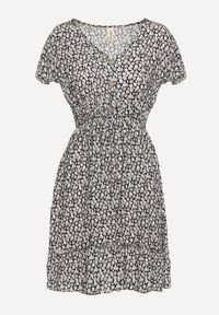 Born2be - Czarno-Biała Sukienka Bawełniana z Gumką w Pasie i Drobnym Wzorem w Kwiaty Napenia. Okazja: na co dzień. Typ kołnierza: dekolt w kształcie V. Kolor: niebieski. Materiał: bawełna. Długość rękawa: krótki rękaw. Wzór: kwiaty. Typ sukienki: proste. Styl: casual, klasyczny #3