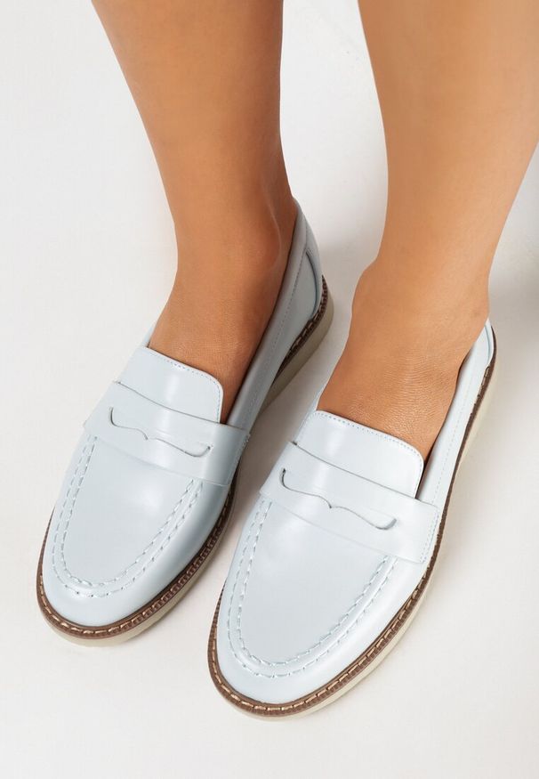 Born2be - Niebieskie Eleganckie Mokasyny z Paskiem z Wycięciem Omnivena. Zapięcie: pasek. Kolor: niebieski. Styl: elegancki