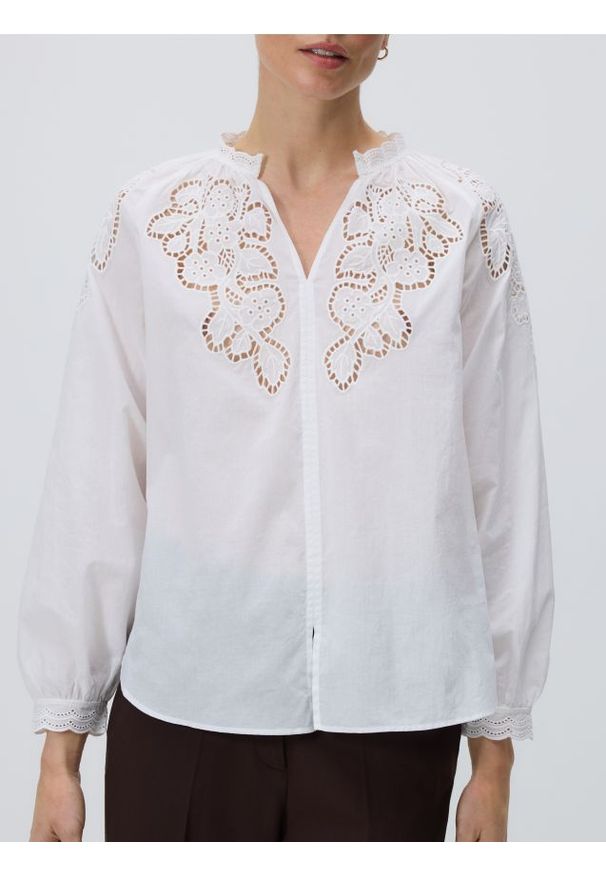 Reserved - Bluzka z ażurową wstawką - złamana biel. Materiał: bawełna. Wzór: ażurowy