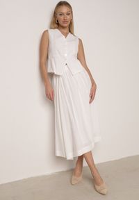 Born2be - Biały Bawełniany Komplet Rozkloszowana Spódnica i Kamizelka Moveina. Kolor: biały. Materiał: bawełna. Wzór: ażurowy #1