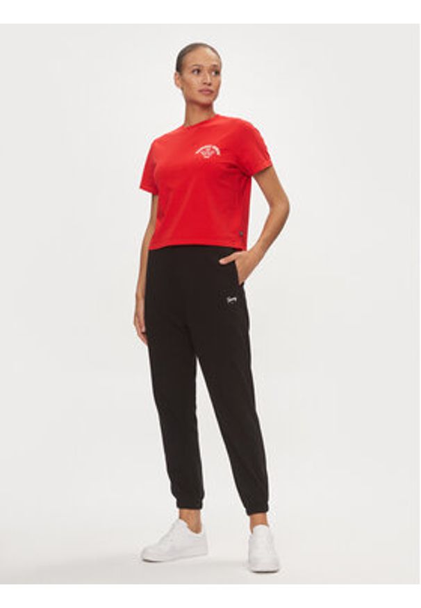 Tommy Jeans T-Shirt Retro DW0DW17831 Czerwony Boxy Fit. Kolor: czerwony. Materiał: bawełna. Styl: retro