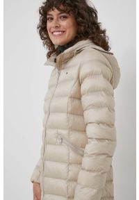 TOMMY HILFIGER - Tommy Hilfiger kurtka damska kolor beżowy przejściowa. Typ kołnierza: kaptur. Kolor: beżowy. Materiał: poliester #8