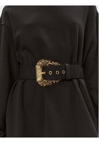 Versace Jeans Couture Sukienka dzianinowa 75HAO971 Czarny Relaxed Fit. Kolor: czarny. Materiał: bawełna, dzianina #5