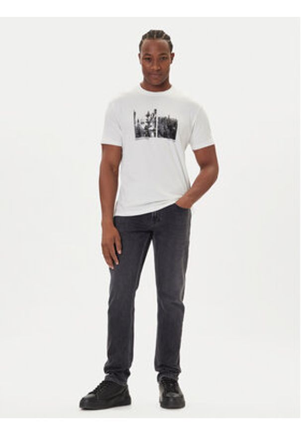 Armani Exchange T-Shirt XM001461 AF10358 M0003 Biały Regular Fit. Kolor: biały. Materiał: bawełna