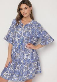 Born2be - Niebieska Sukienka z Lnem o Rozkloszowanym Kroju z Falbanami i Metalicznym Nafrukiem Rinanis. Okazja: na co dzień. Typ kołnierza: dekolt w serek. Kolor: niebieski. Materiał: len. Wzór: aplikacja. Styl: klasyczny, casual, elegancki #4
