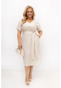Moda Size Plus Iwanek - Sukienka lniano-bawełniana z cekinami Cama z paskiem | PLUS SIZE OVERSIZE LATO. Okazja: na komunię, na co dzień, na imprezę, do pracy. Typ kołnierza: dekolt w kształcie V. Kolekcja: plus size. Wzór: aplikacja. Typ sukienki: oversize, dla puszystych. Materiał: bawełna, len. Sezon: lato. Styl: wakacyjny, casual, elegancki. Długość: midi #1