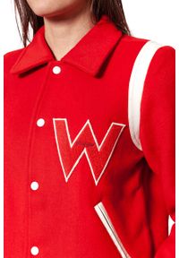 Wrangler - DAMSKA KURTKA PRZEJŚCIOWA WRANGLER BOMBER JACKET SALSA RED W4130VUWN. Materiał: skóra ekologiczna. Wzór: aplikacja. Sezon: lato #4