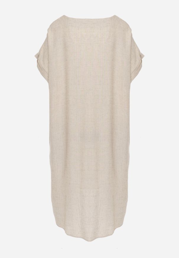 Born2be - Beżowa Pudełkowa Sukienka z Lnem i Wiskozą Zdobiona Metalicznym Guzikiem Phisoth. Okazja: do pracy, na co dzień, na spotkanie biznesowe. Kolekcja: plus size. Kolor: beżowy. Materiał: wiskoza, len. Wzór: aplikacja. Sezon: lato. Typ sukienki: proste, dla puszystych. Styl: elegancki, biznesowy, casual