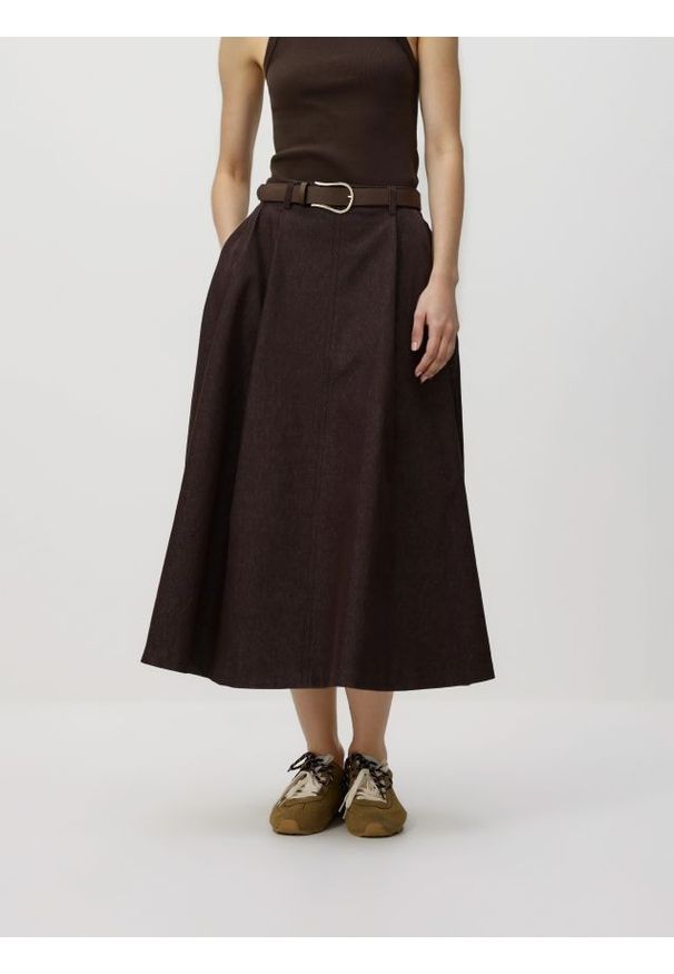 Reserved - Spódnica midi z paskiem - brązowy. Kolor: brązowy. Materiał: tkanina, bawełna