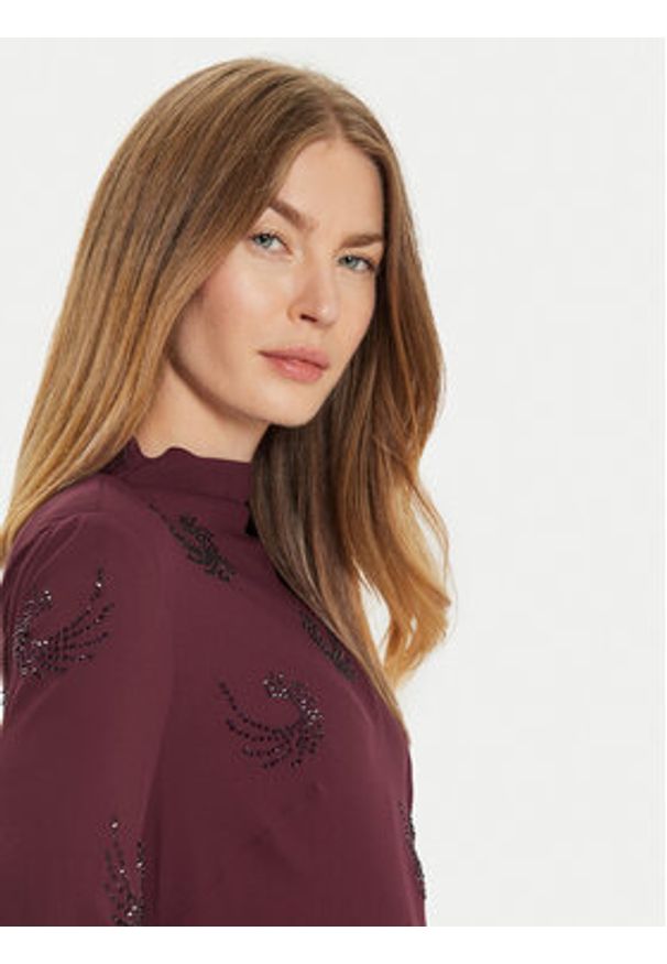 Pinko - PINKO Sukienka wieczorowa 104335 A289 Bordowy Regular Fit. Kolor: czerwony. Materiał: syntetyk. Styl: wizytowy
