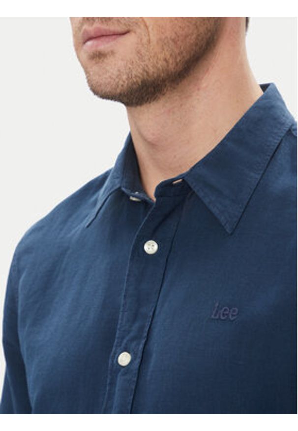 Lee Koszula Patch 112364107 Niebieski Regular Fit. Kolor: niebieski. Materiał: bawełna