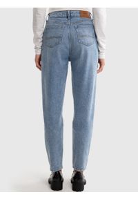 Big-Star - Jeansy damskie mom jeans z kolekcji Authentic niebieske Silla 120. Okazja: na co dzień. Stan: podwyższony. Kolor: niebieski. Styl: klasyczny, casual