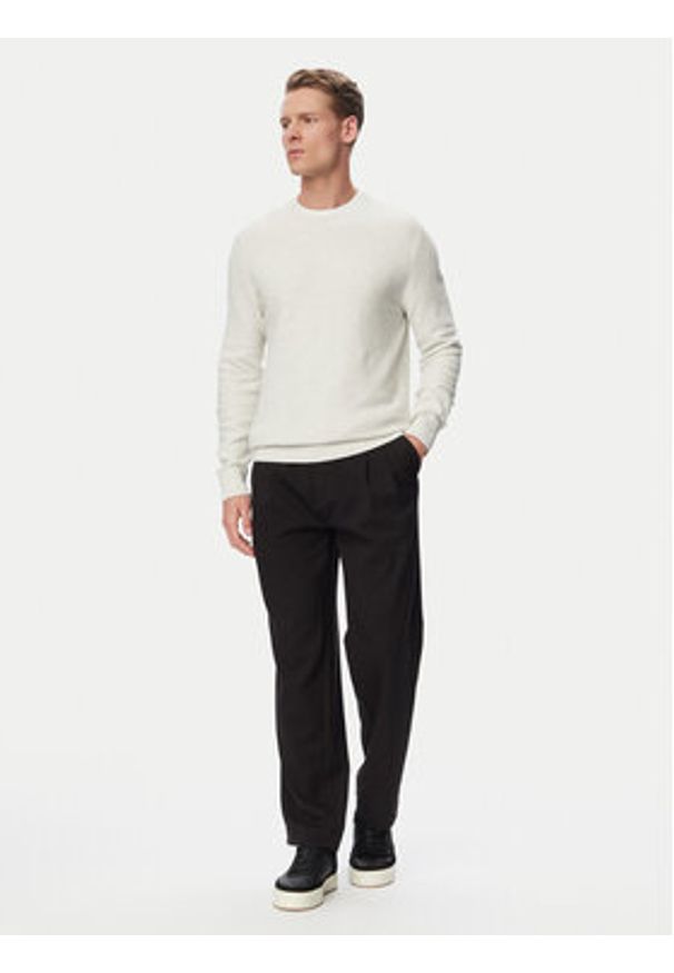 Calvin Klein Sweter LV04LF304G Szary Regular Fit. Kolor: szary. Materiał: bawełna