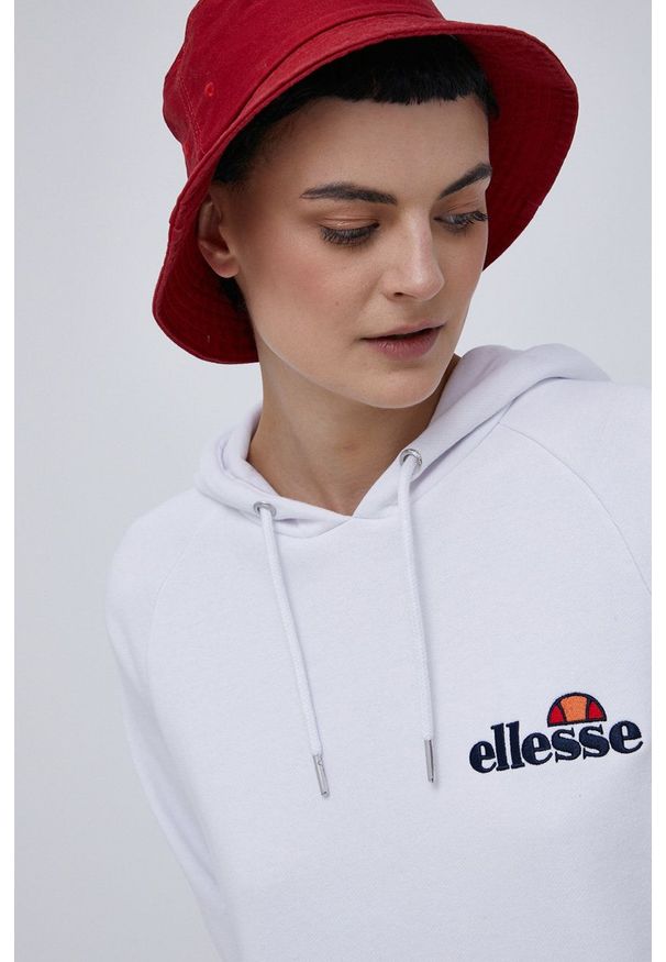 Ellesse - Sukienka. Okazja: na co dzień. Typ kołnierza: kaptur. Kolor: biały. Materiał: bawełna. Długość rękawa: długi rękaw. Typ sukienki: proste. Styl: casual