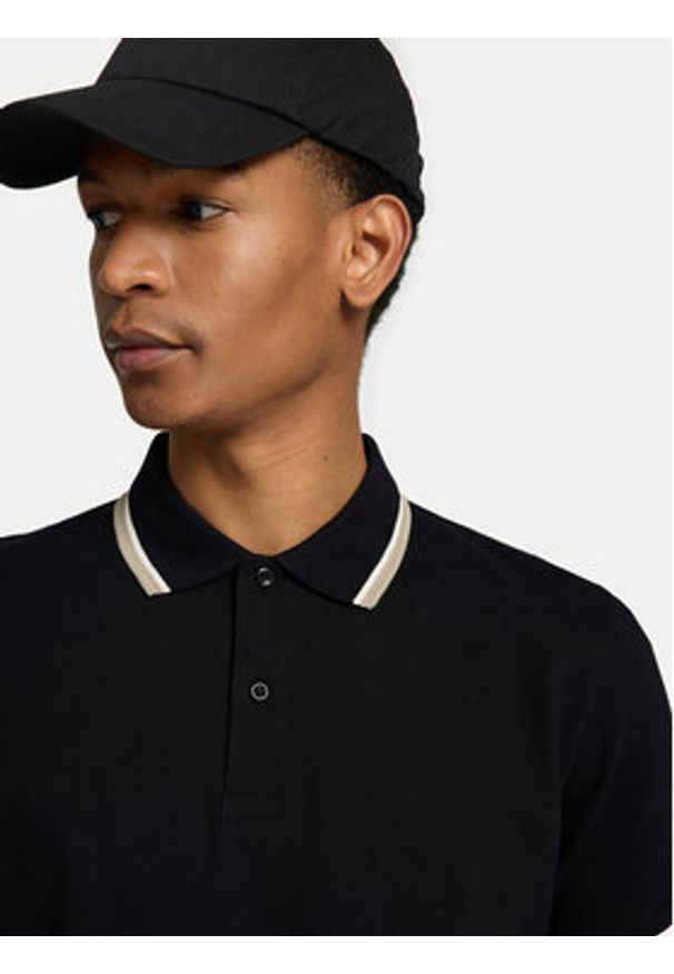 Selected Homme Polo 16095852 Czarny Slim Fit. Typ kołnierza: polo. Kolor: czarny. Materiał: bawełna