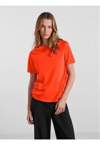 Pieces T-Shirt Ria 17086970 Czerwony Regular Fit. Kolor: czerwony. Materiał: bawełna