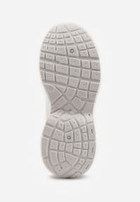 Renee - Białe Sneakersy VICES na Geometrycznej Platformie z Perforacją Elinata. Kolor: biały. Materiał: jeans. Wzór: geometria. Sezon: wiosna. Obcas: na platformie. Sport: joga i pilates #3