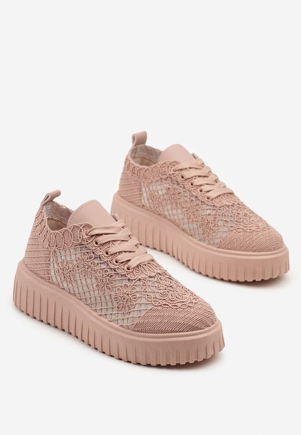 Renee - Różowe Sneakersy Vices na Platformie z Ażurową Cholewką Lumerise. Okazja: na co dzień. Kolor: różowy. Szerokość cholewki: normalna. Wzór: ażurowy. Obcas: na platformie