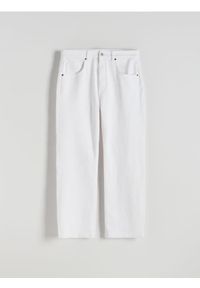 Reserved - Jeansy straight leg - biały. Kolor: biały