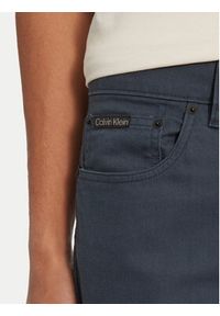 Calvin Klein Jeans Spodnie materiałowe J30J326263 Niebieski Straight Fit. Kolor: niebieski. Materiał: bawełna