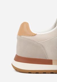 Born2be - Beżowe Klasyczne Buty Sportowe Sneakersy z Perforacją na Nosku Lasthora. Okazja: na co dzień, na spotkanie biznesowe, do pracy. Kolor: beżowy. Materiał: jeans. Szerokość cholewki: normalna. Wzór: kratka #6