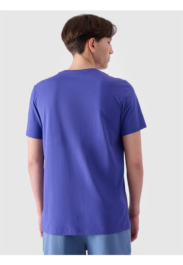 4f - 4F T-shirt regular z nadrukiem męski - fioletowy S. Okazja: na co dzień. Kolor: fioletowy. Materiał: dzianina, jersey, bawełna. Długość rękawa: krótki rękaw. Długość: krótkie. Wzór: nadruk. Styl: sportowy, klasyczny, casual