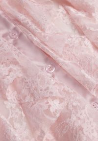 Born2be - Różowa Koszula Koronkowa z Wiskozy z Bawełną Ozdobiona Falbanami Hermerine. Kolor: różowy. Materiał: wiskoza, bawełna, koronka. Wzór: aplikacja. Styl: elegancki, klasyczny #6