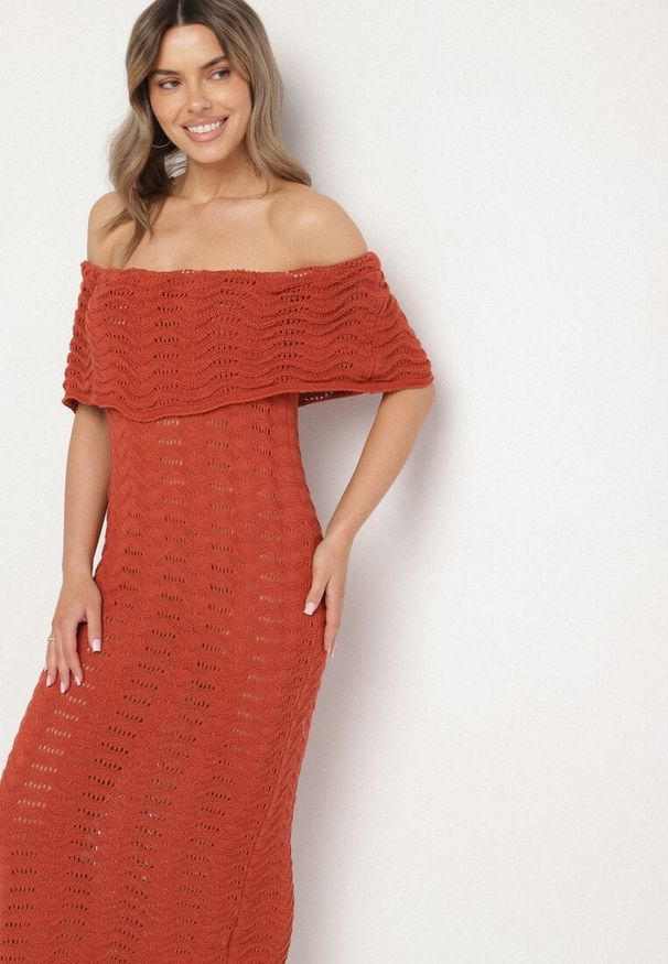 Born2be - Pomarańczowa Ażurowa Sukienka o Fasonie Hiszpanki z Wywijanym Dekoltem Filiorra. Okazja: na co dzień. Typ kołnierza: dekolt hiszpanka. Kolor: pomarańczowy. Materiał: jeans. Wzór: ażurowy. Styl: casual