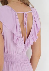 Born2be - Fioletowa Sukienka Maxi z Marszczoną Gumką w Pasie i Wiązaniem na Plecach Vaida. Typ kołnierza: kołnierz z falbankami. Kolor: fioletowy. Długość rękawa: bez rękawów. Długość: maxi #5