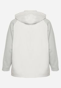 Born2be - Zielona Kurtka Wiatrówka z Odpinanym Kapturem i Ściągaczami Arseli. Okazja: na co dzień. Kolekcja: plus size. Kolor: zielony. Materiał: poliester, jeans, tkanina. Długość rękawa: długi rękaw. Długość: długie. Styl: casual, elegancki #6