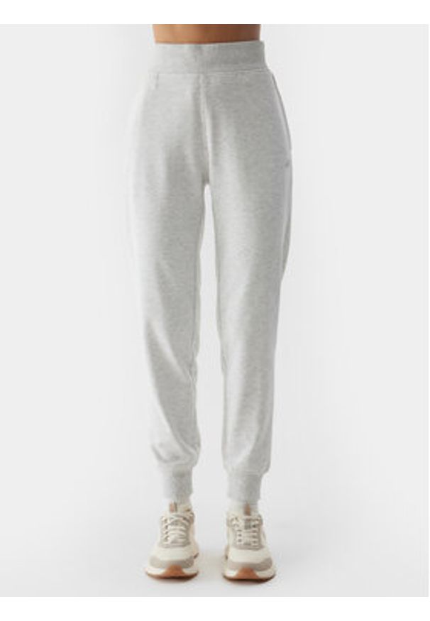 4f - 4F Spodnie dresowe 4FWSS24TTROF606 Szary Regular Fit. Kolor: szary. Materiał: bawełna