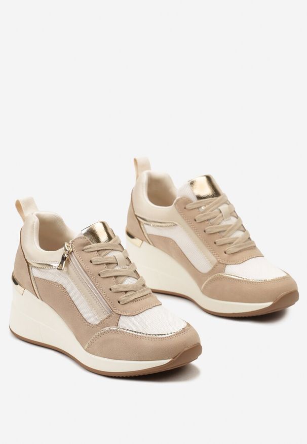 Born2be - Brązowe Sneakersy na Koturnie z Ozdobnym Suwakiem i Metalicznymi Wstawkami Univia. Okazja: na co dzień. Kolor: brązowy. Materiał: jeans. Obcas: na koturnie