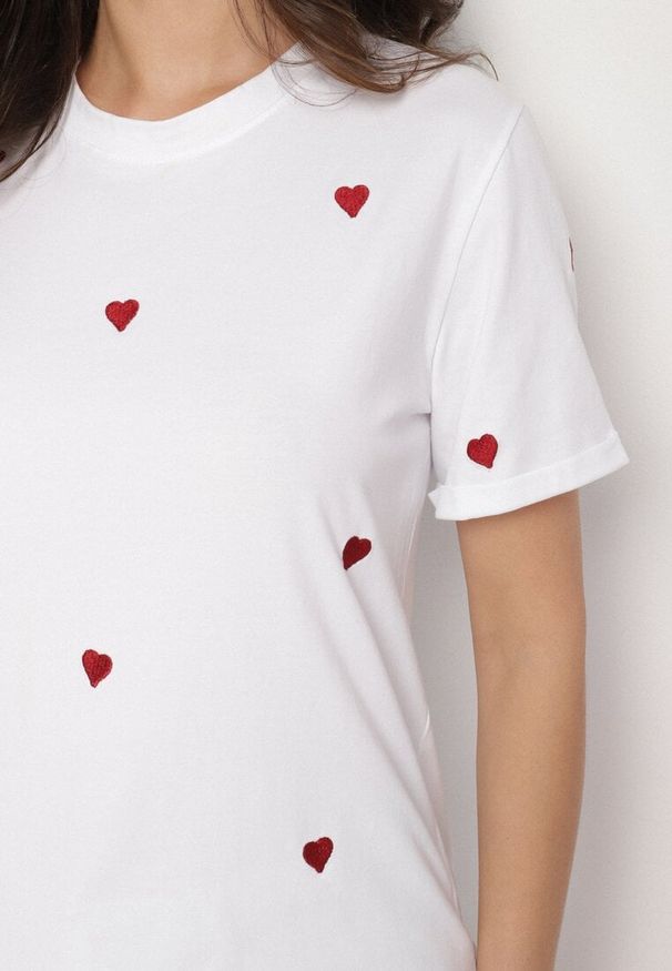 Born2be - Biało-Czerwony T-shirt z Bawełny w Serca Kolavelle. Okazja: na spacer, na co dzień. Kolor: biały. Materiał: bawełna. Styl: klasyczny, casual