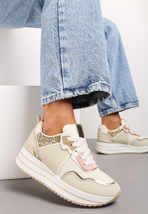 Born2be - Beżowe Sneakersy na Grubej Podeszwie Ozdobione Brokatem Petasse. Okazja: na co dzień. Kolor: beżowy. Wzór: aplikacja