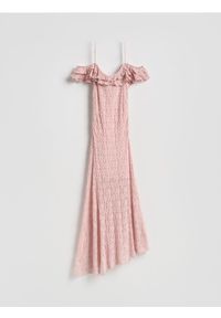 Reserved - Asymetryczna sukienka midi - pastelowy róż. Kolor: różowy. Materiał: dzianina. Typ sukienki: asymetryczne. Długość: midi #1