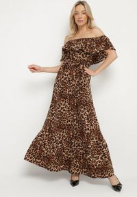 Born2be - Brązowa Sukienka Hiszpanka w Panterkę o Rozkloszowanym Kroju z Gumką w Talii Giterta. Okazja: na co dzień. Typ kołnierza: dekolt hiszpanka. Kolor: brązowy. Wzór: motyw zwierzęcy. Typ sukienki: rozkloszowane. Styl: casual, elegancki #7