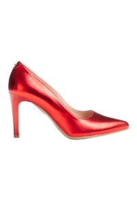 Marco Shoes Czerwone szpilki 0500P w połyskującym kolorze. Kolor: czerwony. Obcas: na szpilce