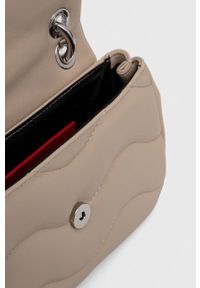 Hugo - HUGO torebka kolor beżowy. Kolor: beżowy. Materiał: pikowane. Rodzaj torebki: na ramię #2