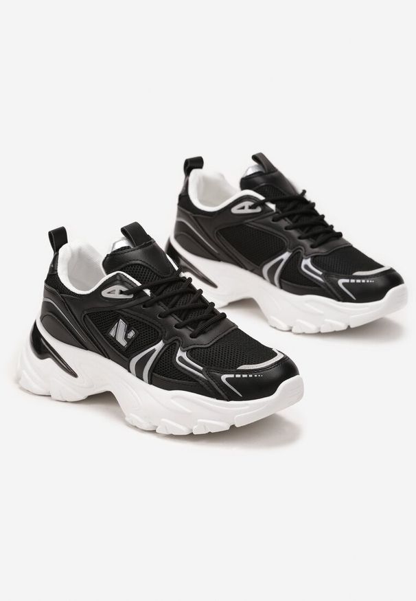 Renee - Czarne Sznurowane Sneakersy z Siateczką i Wycięciami Solenare. Kolor: czarny
